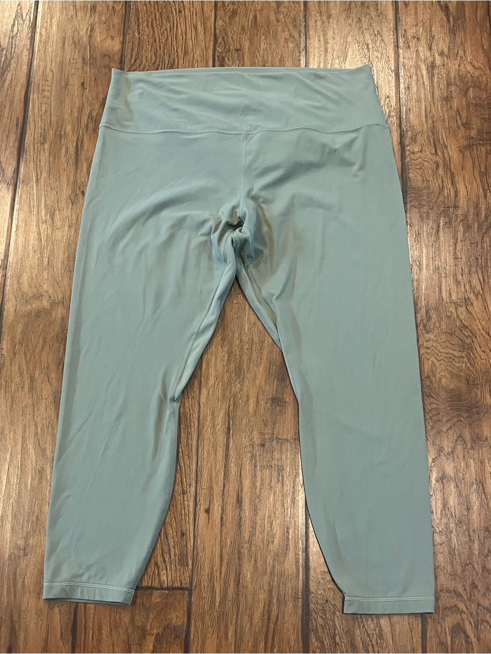 lululemon Women’s Sage Green Capri Leggings